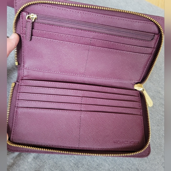 Michael Kors Large Tote and Wallet - Picture 9 of 15